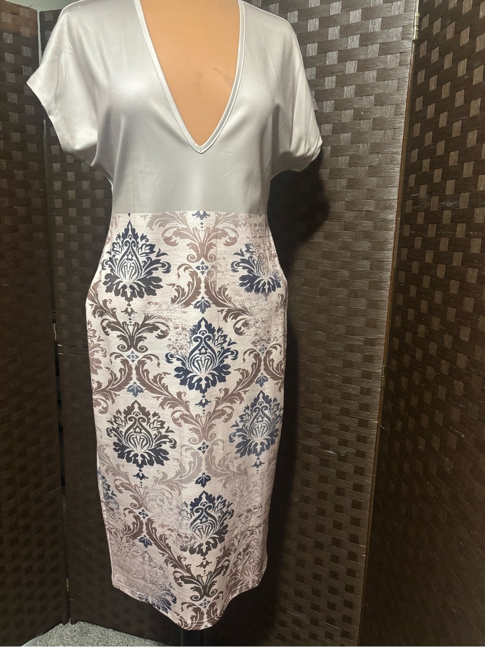 Source Unknown Navy and Taupe Damask Pencil Skirt